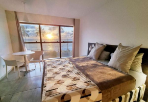 Flat Frente Mar c Limpeza Diária | R206